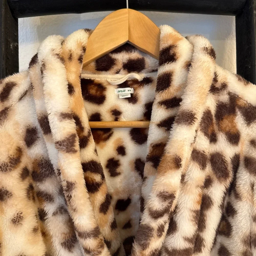 Aerie Leopard Print Fleece Robe Womens M Brown Tan Plush Shawl Collar Belted